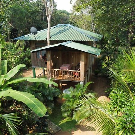 Ruk Sewana Villa Tree House Sigiriya Bagian luar foto