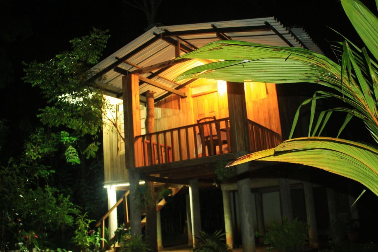 Ruk Sewana Villa Tree House Sigiriya Bagian luar foto